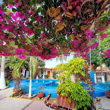 Hotel Oasis Melaque Сан Патрисио Мелаке Екстериор снимка
