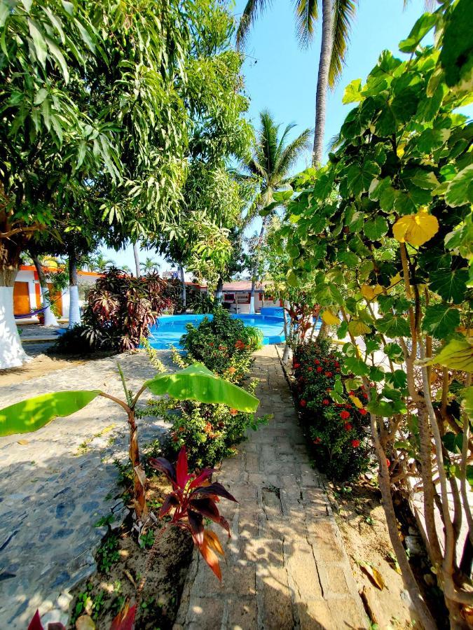 Hotel Oasis Melaque Сан Патрисио Мелаке Екстериор снимка