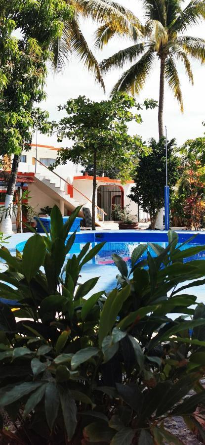 Hotel Oasis Melaque Сан Патрисио Мелаке Екстериор снимка