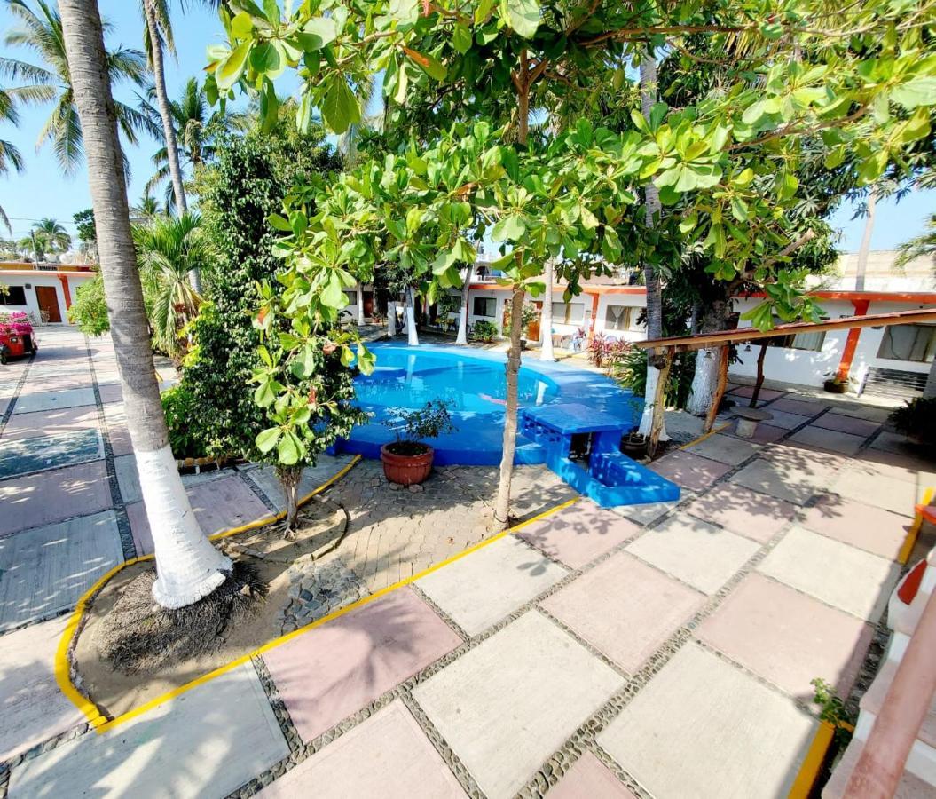 Hotel Oasis Melaque Сан Патрисио Мелаке Екстериор снимка